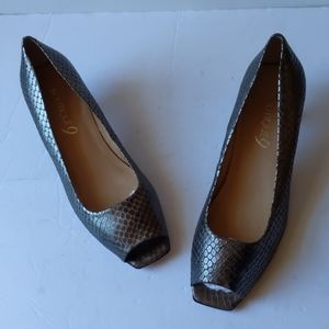 Boutique 9 gray snakeskin open-toe low heels-sz 10